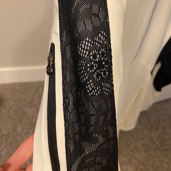 LULULEMON $198 White Black Lace Run Draft Dodger Jacket - Picture 3 of 6